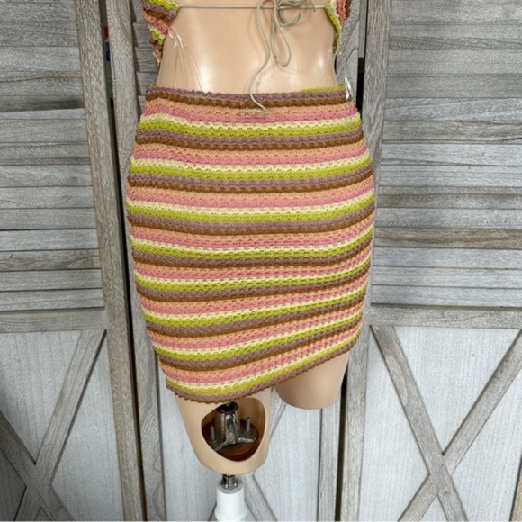DAYDREAM STRIPED KNIT HALTER AND MINI SKIRT SET - Picture 8 of 9